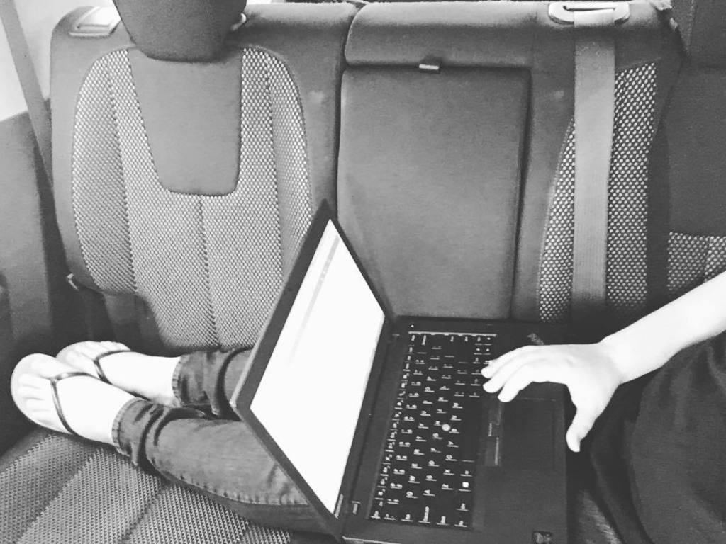 nicholebarraco's tweet photo. Welcome to today's office: When your family has to run errands but you need to work too. 👌🏼 #work #working #business #businessowner #workan… https://t.co/hCVugrc1Va