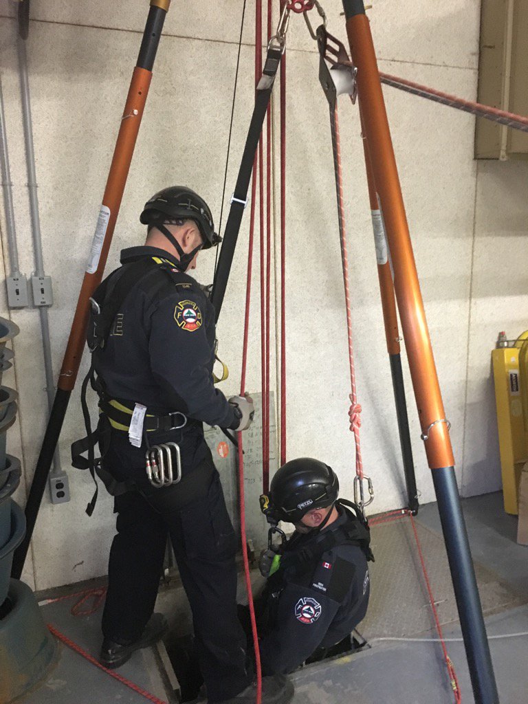 macrae_tim's tweet photo. Georgina fire fighters Confined space trainer course  preforming a rescue scenario https://t.co/EPH1hMFtnD