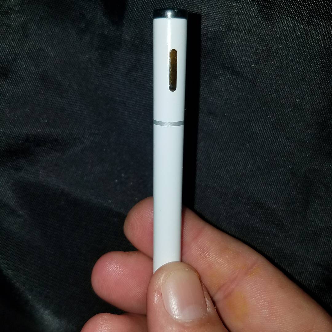 happybrandsltd's tweet photo. Vape pens 'Strawberry Fog' THC Honey Oil enfused ejuice.  Very smooth draw, no smell, great taste and decent vapor sizes.  Message for info https://t.co/Z2Rypf1KEW
