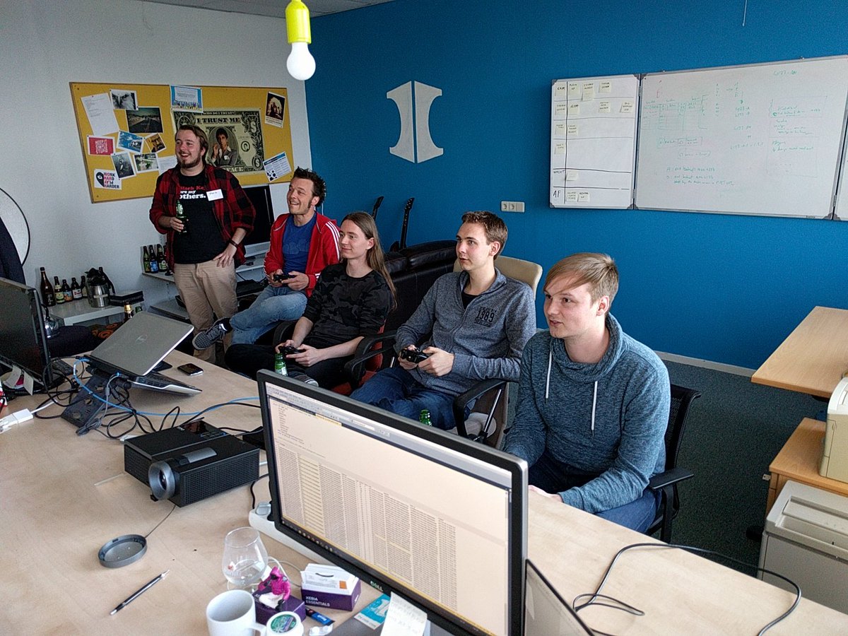 TheCodeCrewNL's tweet image. Retro gaming avond van start!