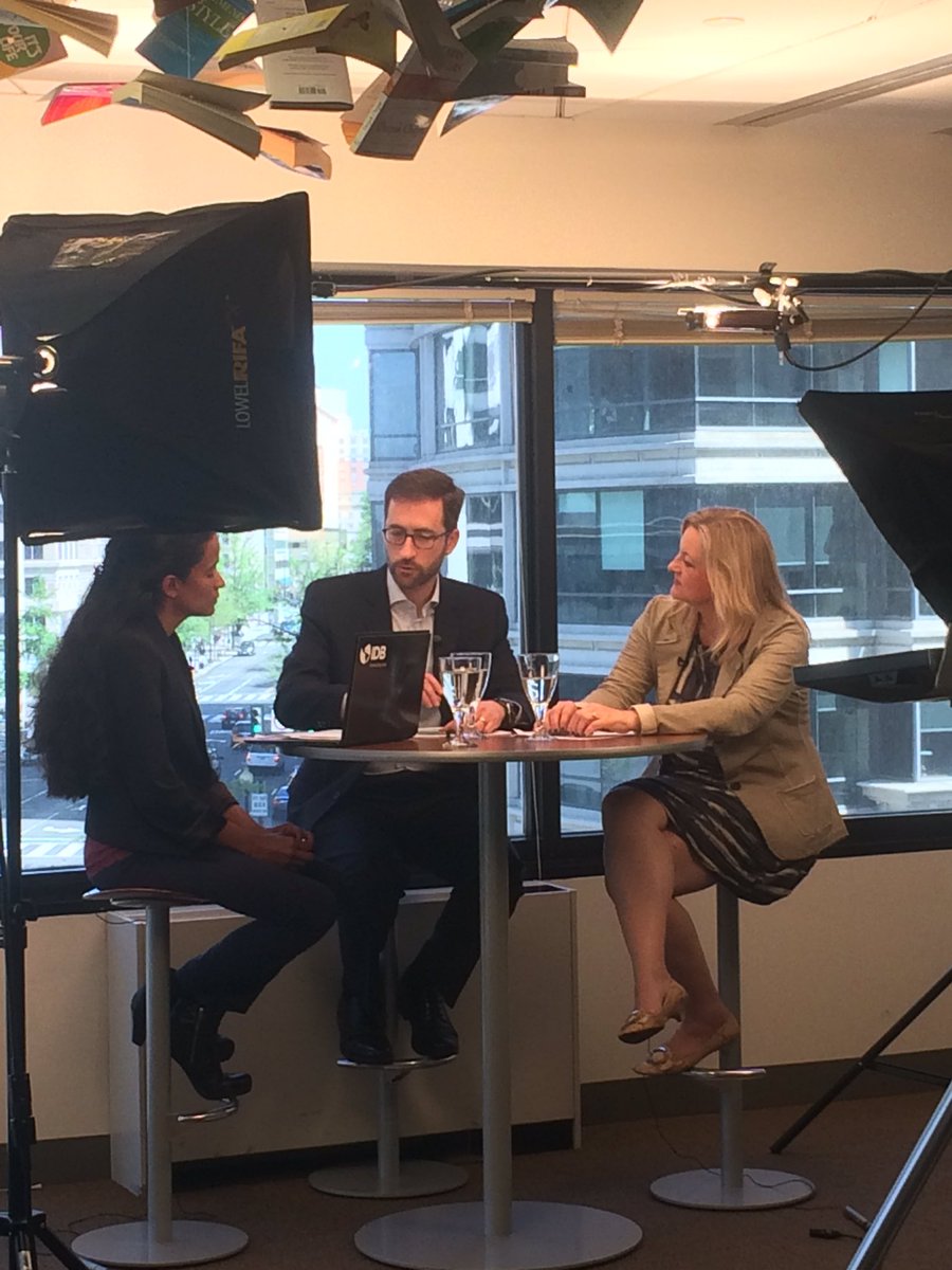 larabersano's tweet photo. Facebook Live sobre infraestructura sostenible con @tserebrisky "inversiones sostenibles son prioridad" @el_BID #InvestInfra https://t.co/tlSnJc00ID