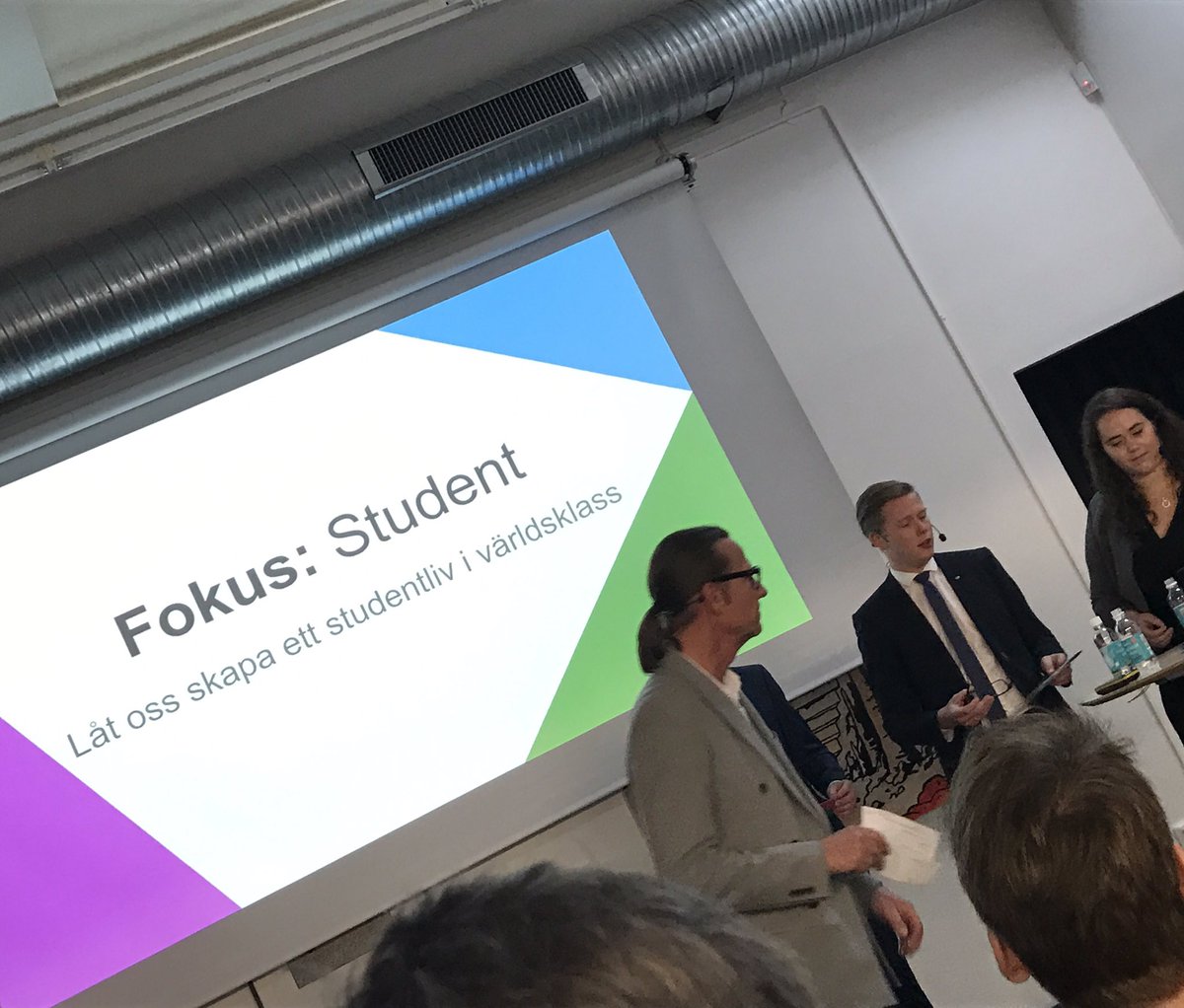 stuff_liu's tweet photo. .@StuFF_ordf talar om vårt intiativ Fokus: Student tillsammans med @LinTek_LiU och @Consensus_LiU för @Linkopingkommun. #sfskar #stuffkar https://t.co/bUCr1lDSjJ