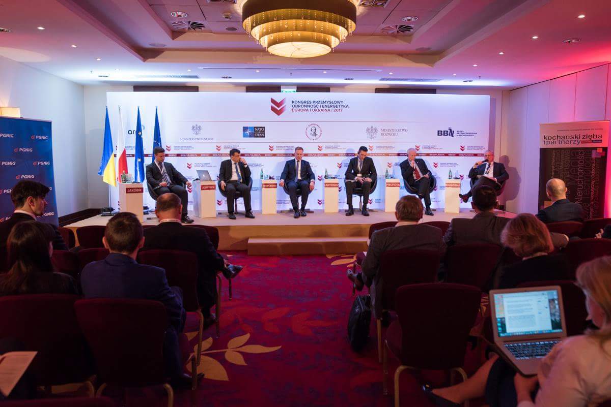 FundPulaskiego's tweet photo. #Piechota : #Ukraine has still a long way to become a competitor in energy #IDES17 https://t.co/pjuXW9eobD