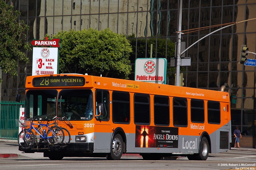 Insight_Fuel's tweet image. LA Metro Looking to Replace 1000 Diesel Buses with #CNG and #Electric Models | hubs.ly/H073h0B0 hubs.ly/H073h0F0