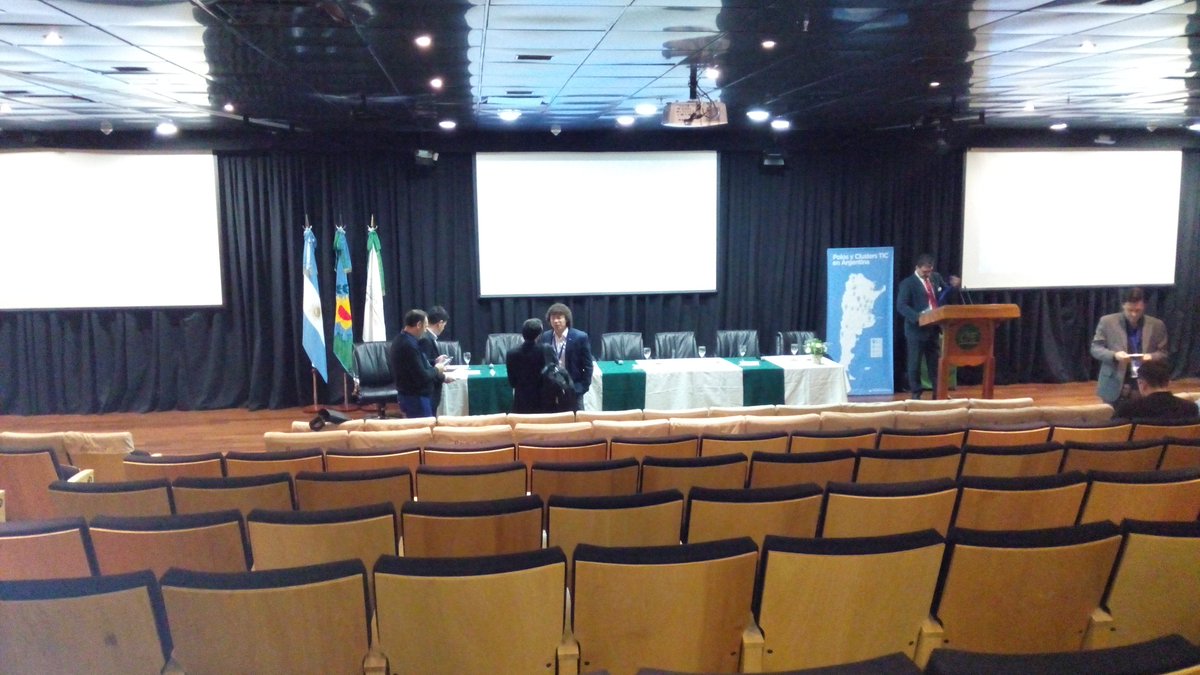PoloITLaPlata's tweet photo. Hora del Coffee Break en el Encuentro Federal de Polos TIC https://t.co/3J9zBAjMuH