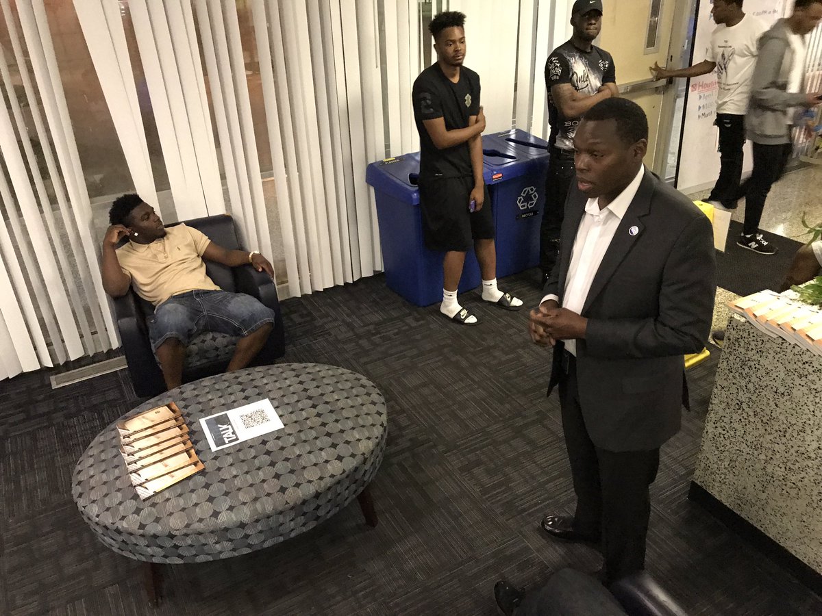 AarianJ's tweet photo. Tough Talk was mind changing and life altering. Thanks for having us Watson Hall! #ToughTalk #HBCU #Lit76 https://t.co/USN1BKdCTQ