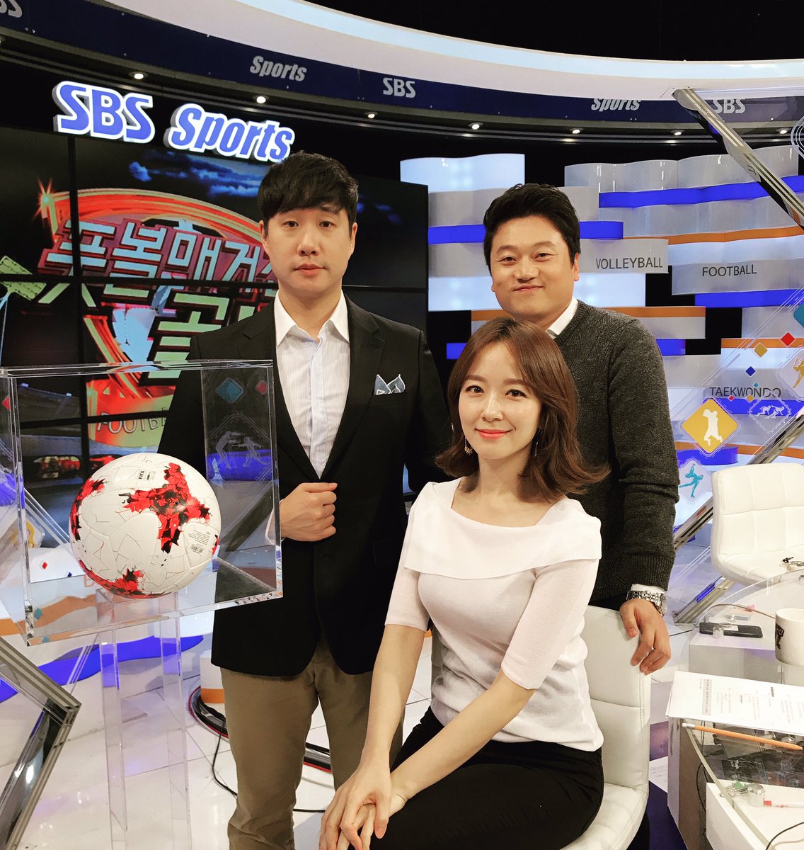 #풋볼매거진골 #데이데이

#풋볼크레이지 -손흥민 신드롬
#무회전프리톡 -이불킥의 전설
#풋매골인터뷰 -한국의 메시, 바르샤의 이승우

#오늘도두근두근 #풋볼매거진골 #보러가자 #목요일 에서 #금요일 넘어가는 새벽 1시