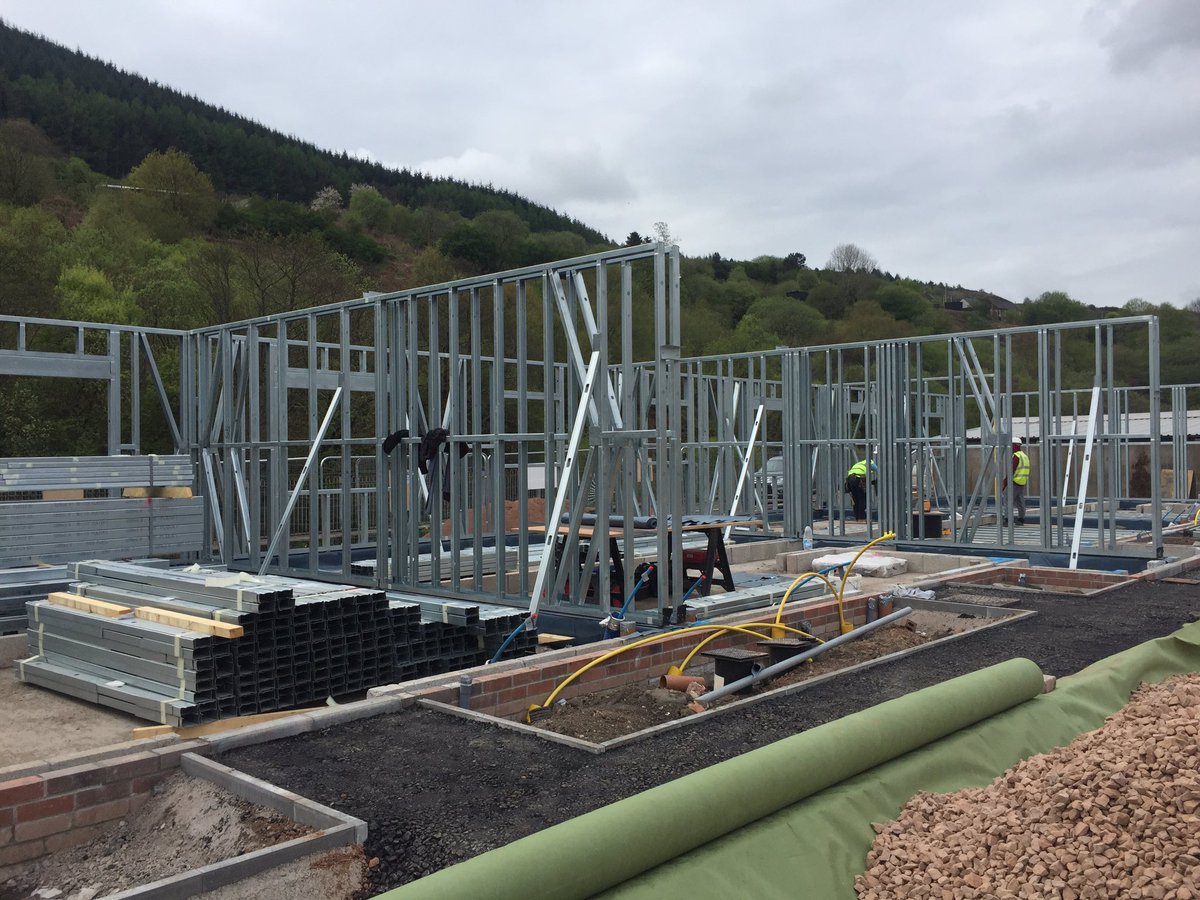 scottrooksQS's tweet photo. Steel frame progressing well at Trehafod for @NewyddHousing by WK Plasterers. #steelframeconstruction #housing #flats https://t.co/vzJfBSOKBz