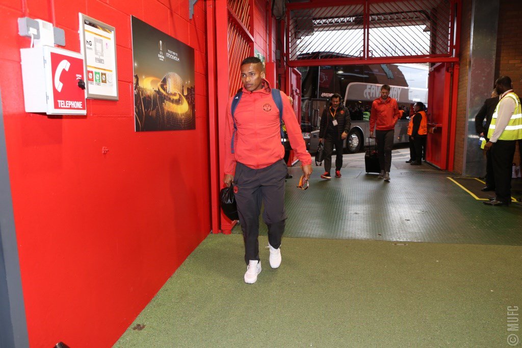 ManUtd_ID's tweet photo. Para pemain telah tiba! 🔴 #MUFC #UEL https://t.co/cy6Kf7joME