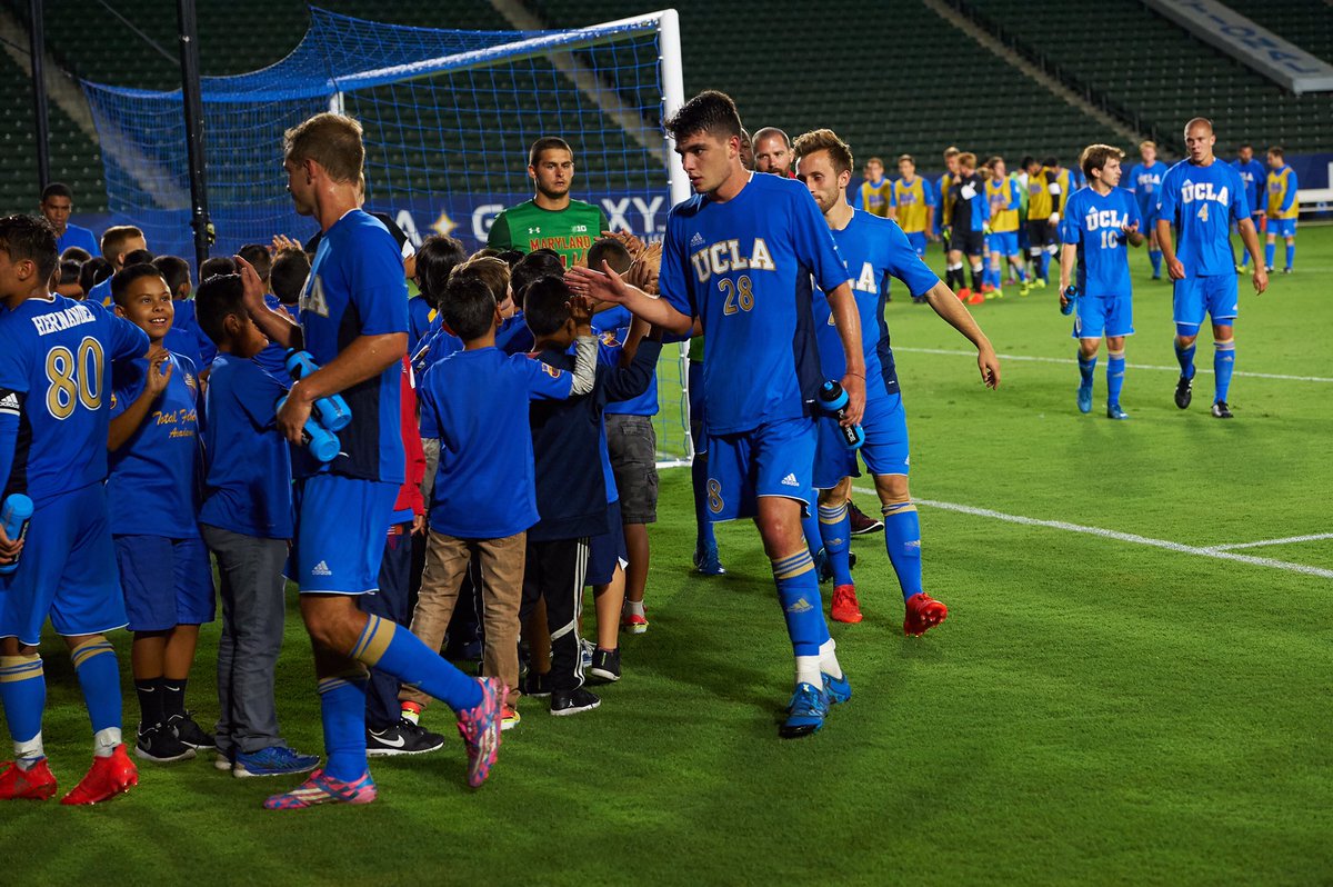 UCLAMSoccer's tweet photo. The Bruins are celebrating #nationalhighfiveday by thanking their fans for all the support!

#GoBruins https://t.co/KPGT8yorU3