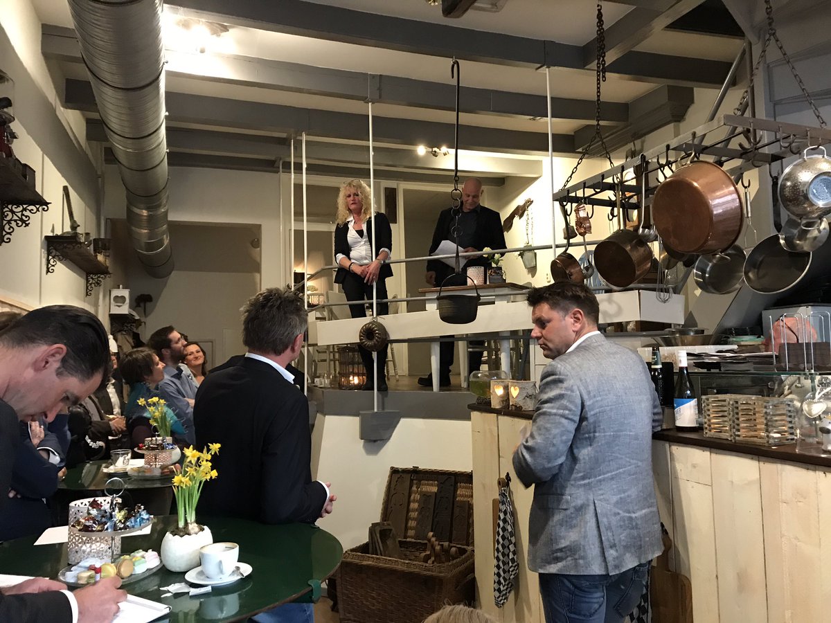 Te gast bij Eetkamer de Tijd in de Broederstraat voor jaarvergadering <a href="/VOCKampen/">VOCKampen</a>