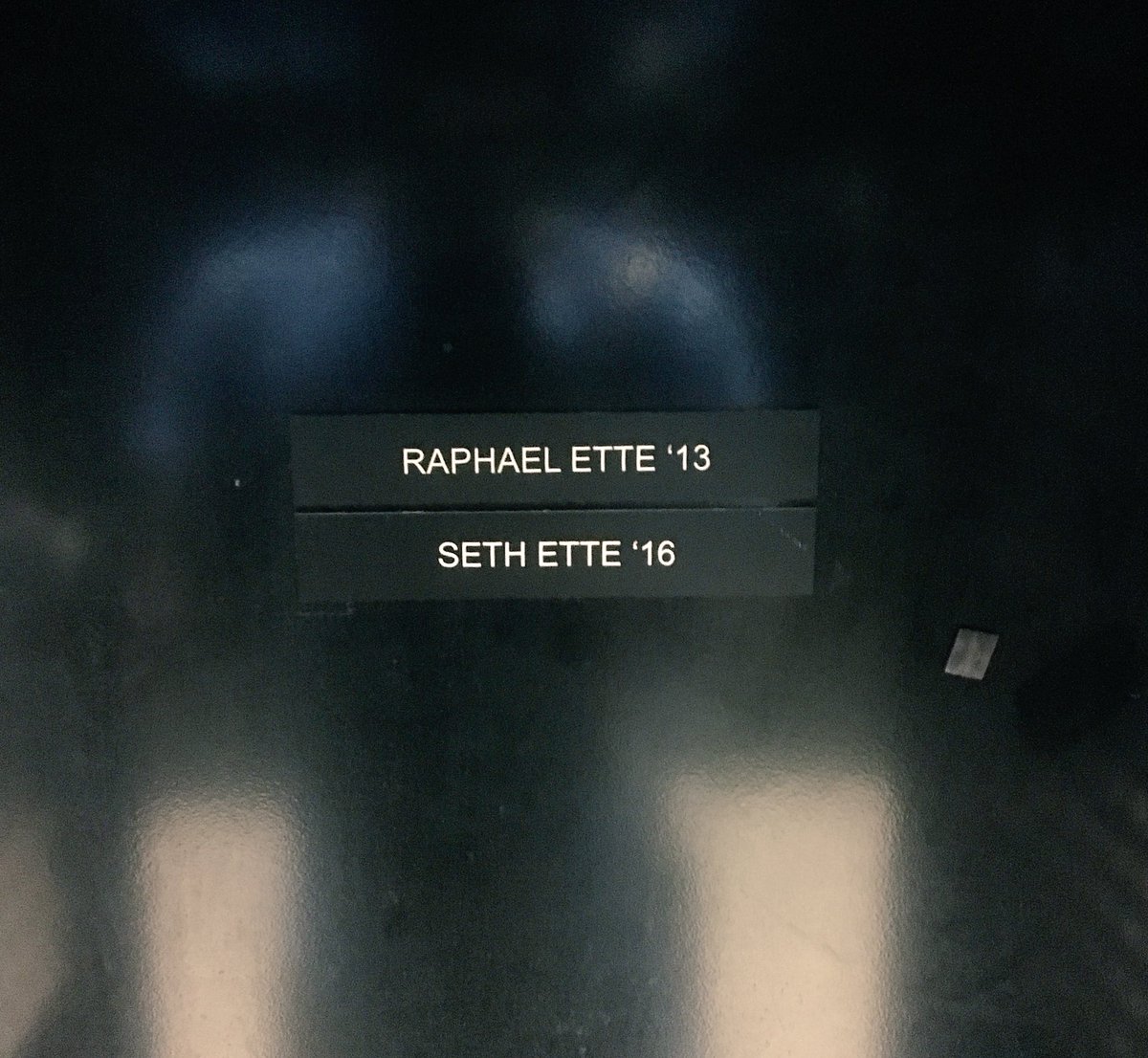 EtteSeth's tweet photo. Glad I got to have the same locker as him 💯 https://t.co/EI0STsXBff