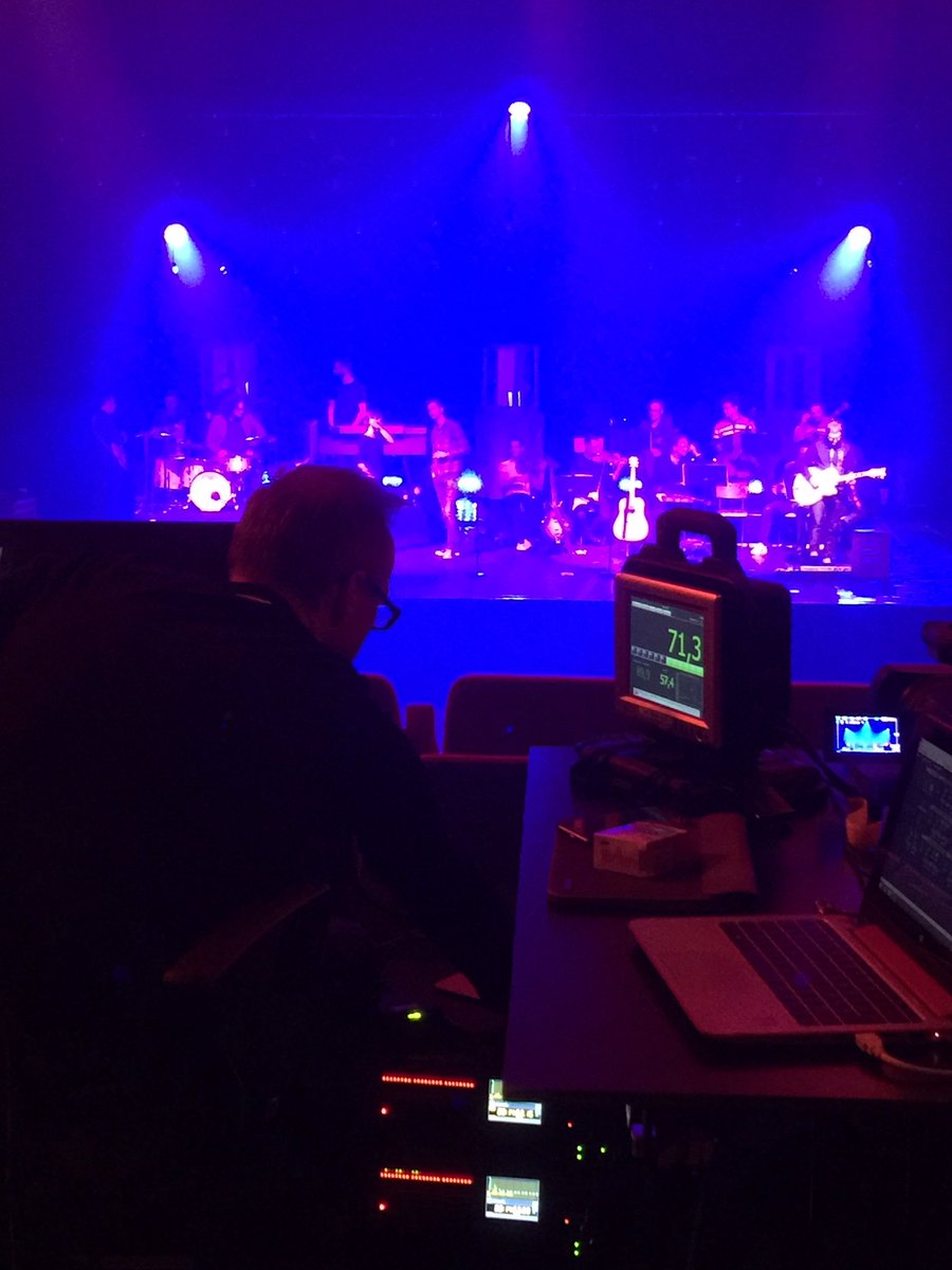 soundingmag's tweet photo. Getting ready with #Hooverphonic #live #interview #SoundCheck #soundingmag #Soundingmagazine https://t.co/VSv4sdyMiU