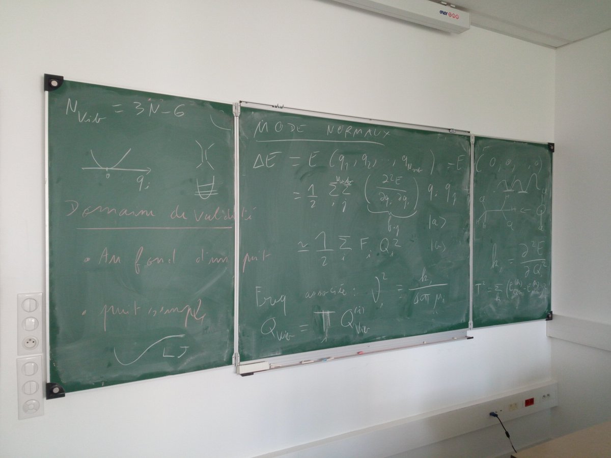 JulianGarrec's tweet photo. Last theoretical lecture of the year. Switching to practice now! https://t.co/81NfAbX7Zo @ENSTAParisTech https://t.co/Yyt2j7L5wq