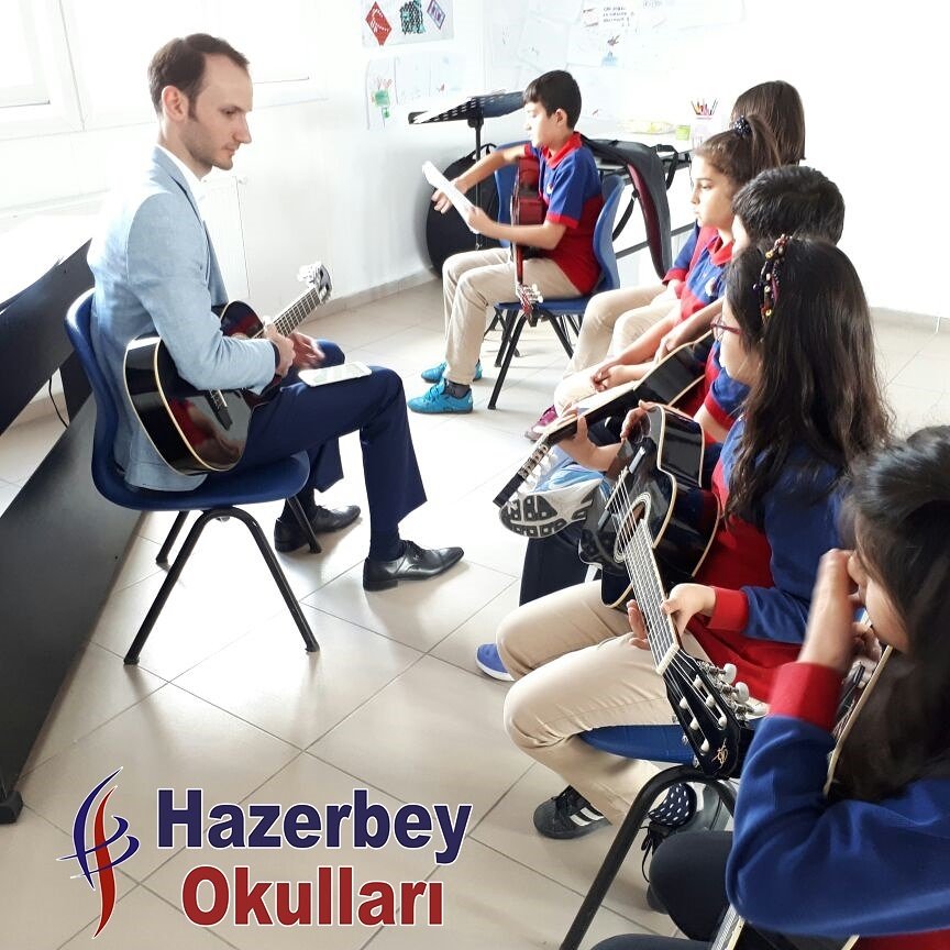 Gitar Kulübünden Melodiler Yükseliyor :)