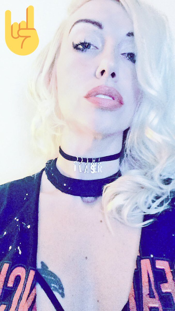 amandapletch's tweet photo. #TBT 😜🦄🦋✨ #ThursdayThoughts Have a Great Day Everyone! ...Please 😉🙏🏼😘💋✌🏻🤘🏻 #JustBeYourself #ThursdayPics #GoodVibes #JustMe #HaveAGreatDay https://t.co/uuQuZv9zCa