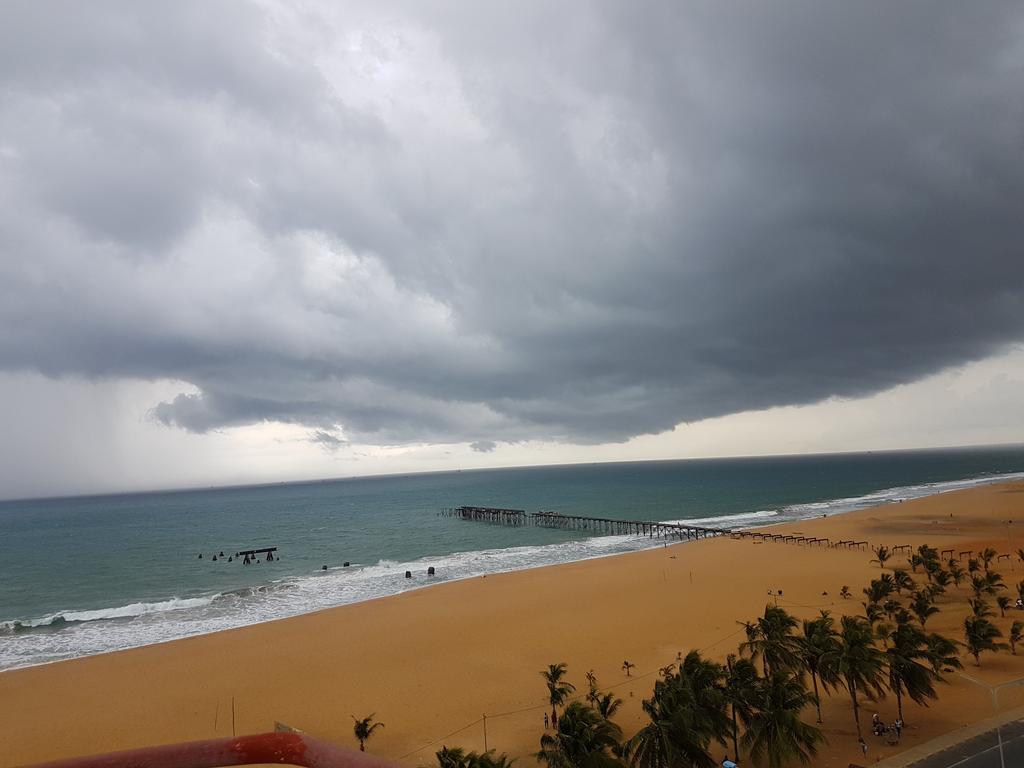 GloriaviSmile's tweet photo. Pendant ce temps à Lomé.... #Team228 🇹🇬🇹🇬🇹🇬 https://t.co/xdQz8K9mXX