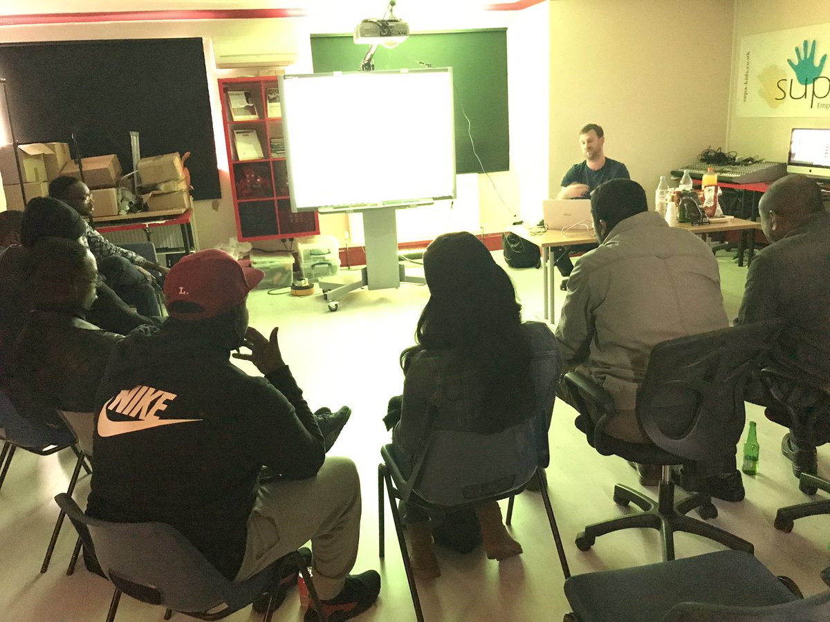 TeriyKeys's tweet photo. 🚨👀: We've @MusicGlue Will at @ROADEntertainUK HQ this afternoon delivering a presentation / demo of their platform! https://t.co/CXqoS9TWc7 https://t.co/eN01keAALs