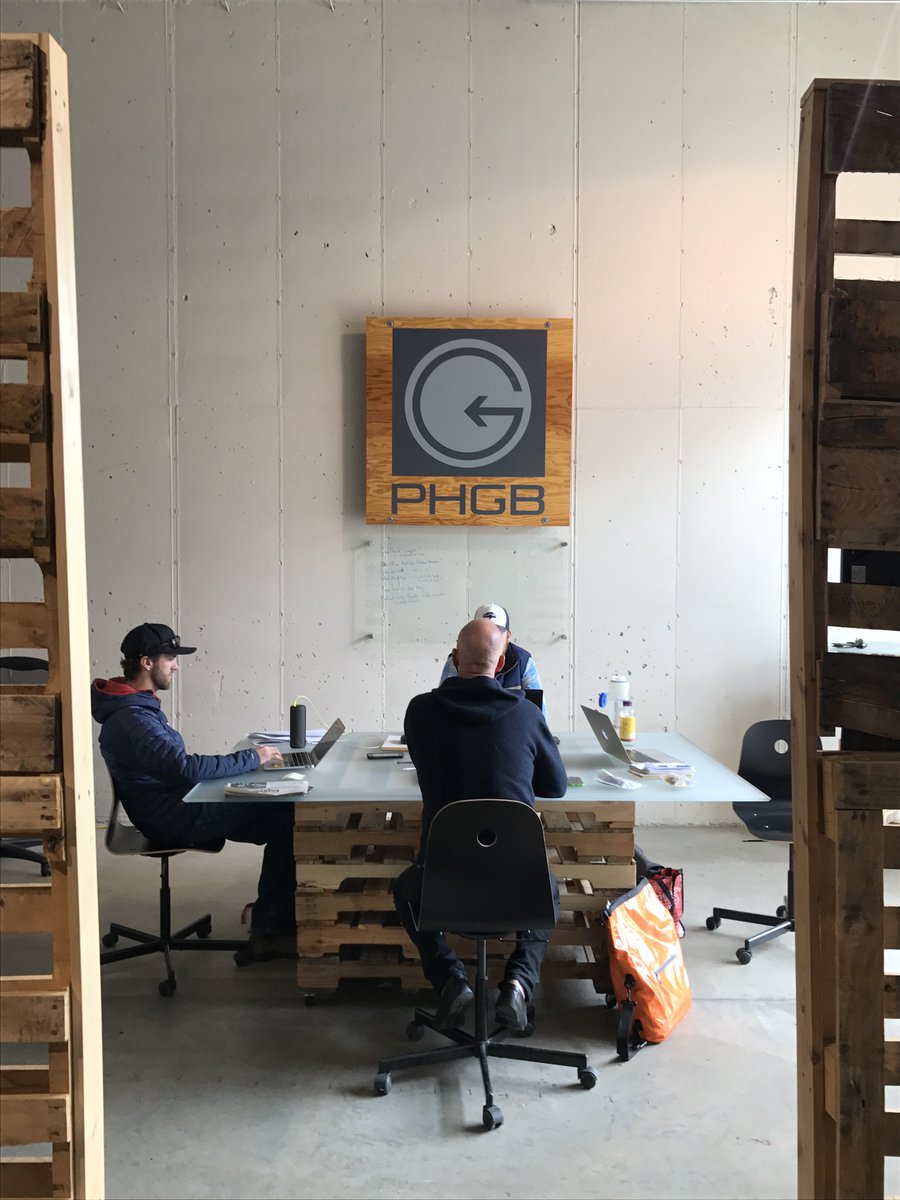 Just a little mid week team collaboration! 

#PlayHardGiveBack #SnackWithPurpose #PHGB #GiveBackSnacks #TeamWork #DreamWork