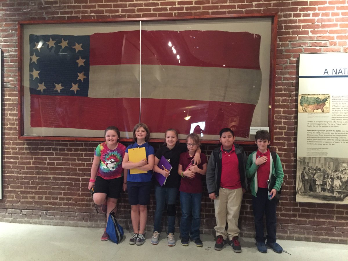 SaraTbird18's tweet photo. Simmons explores the Frazier History Museum! @simmonsbulldogs #simmonspride https://t.co/1J9iFwnpSW