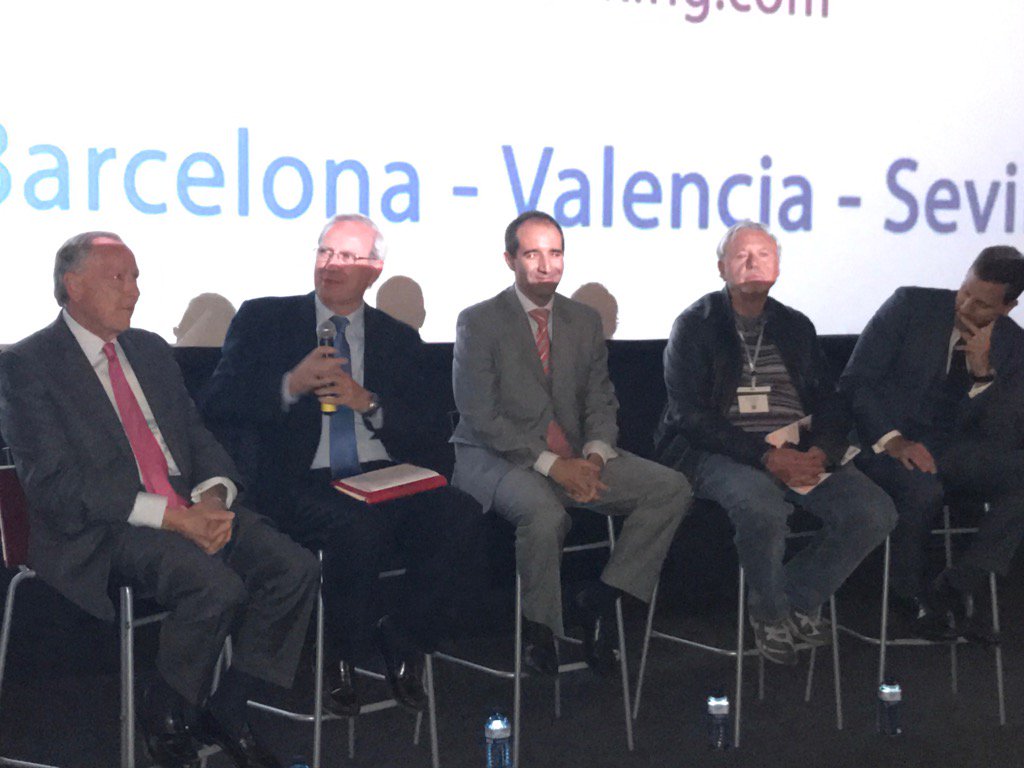 sandriqui's tweet image. El propio mercado y gran talento, oportunidades fundamentales para #empresarios @pedrof_qdqmedia #T4Networking