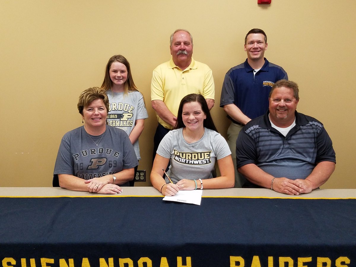 ShenandoahSport's tweet photo. Candy Chandler signs her letter of intent to play golf at Purdue Northwest!! Congrats Candy! #hardworkpays!! https://t.co/kr0tyDHJzj