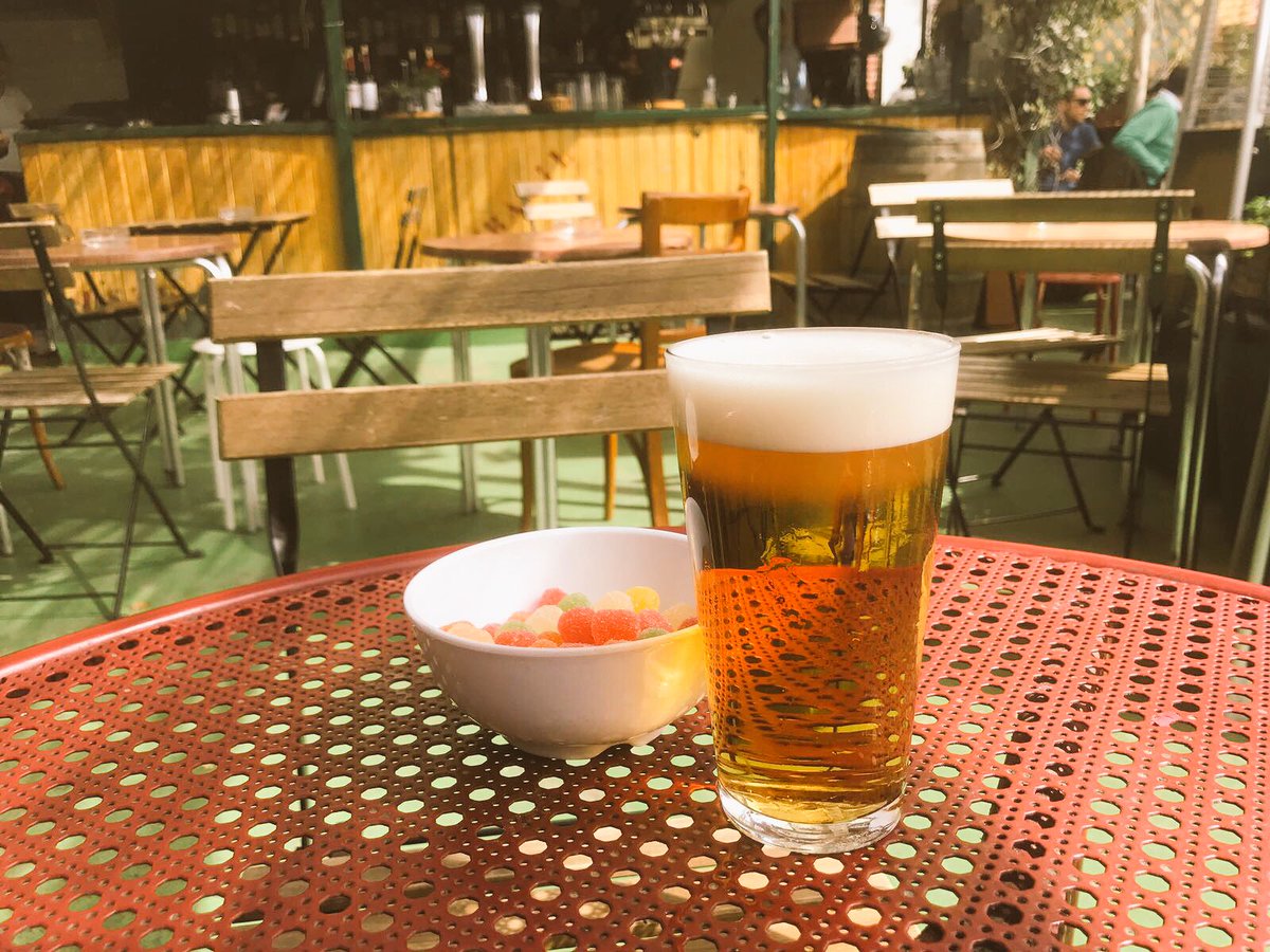 Beerute_ES's tweet photo. Como nos gusta convertir un #jueves  en #juernes con #cañas #cerveza en una terraza ‼️ampliando #beerute y #beermap por #lalatina ‼️ https://t.co/7NJfJvi4bl
