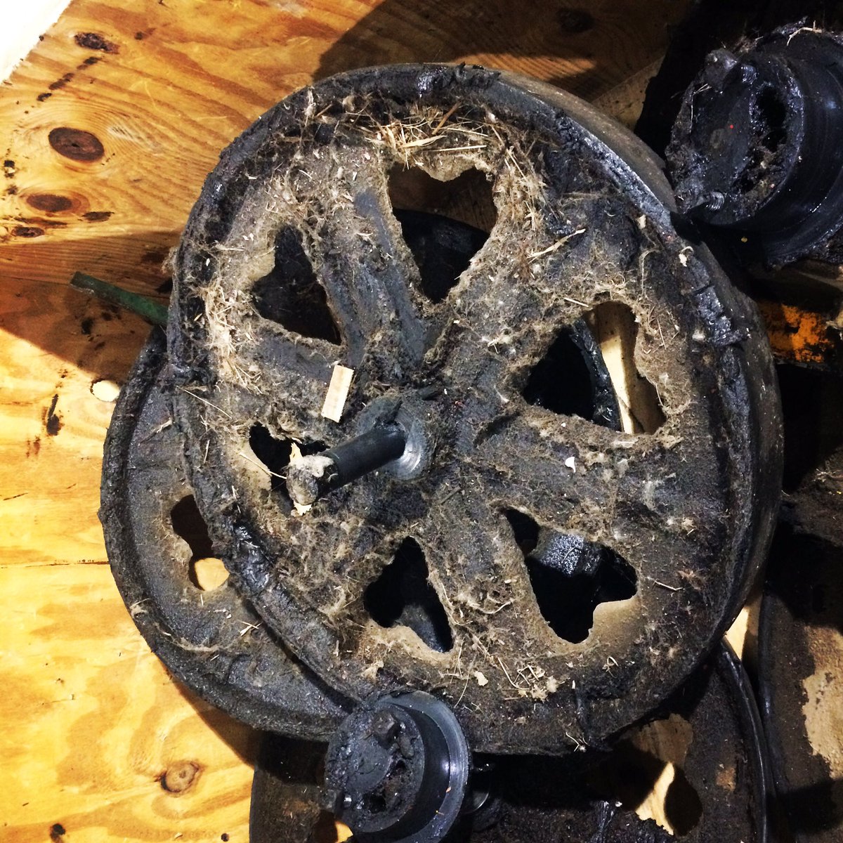 Carousel_Works's tweet image. The old mechanics of an antique carousel. #CarouselWorks #woodworking #Carousel