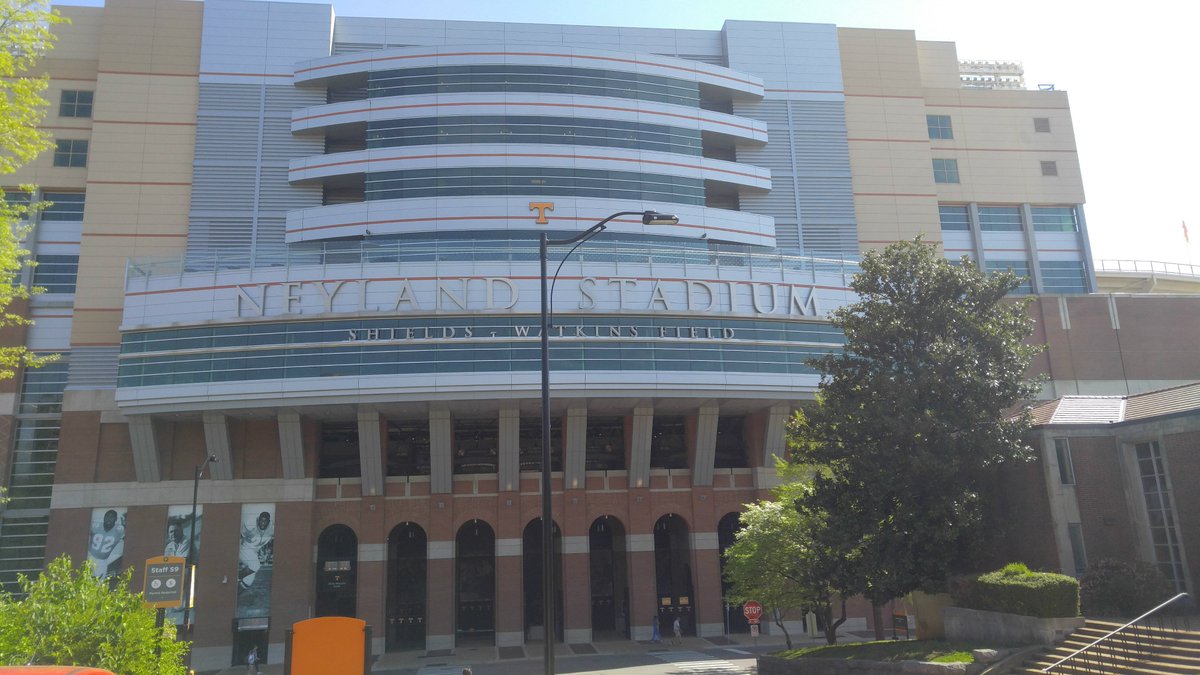 LeeWebsterPVB's tweet photo. Visiting beautiful #Knoxville TN and quick tour of UT...#powertotheT https://t.co/2bDbo8feba