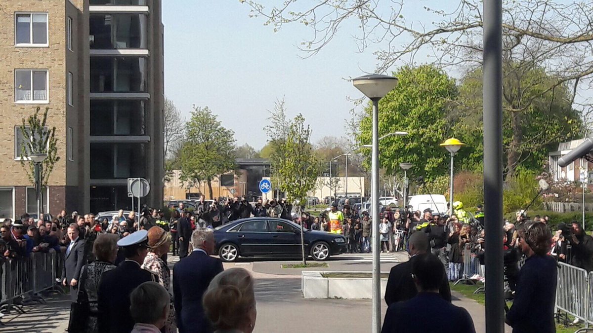 DrielvanMarco's tweet photo. Het bezoek van koningin Maximà ter ere van de 50e @RestoVanHarte aan @gem_Lelystad @MfaZuiderzee @WelzijnLelystad was warm en mooi #trots https://t.co/tQ9OfKcSEu