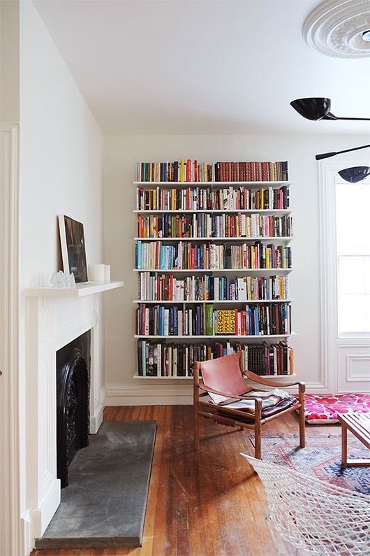 tru_Interior's tweet photo. Books books and more #books ❤️ what a beautiful way to display  and bring color to a room #Pinterest https://t.co/h5KhZ1ASEZ