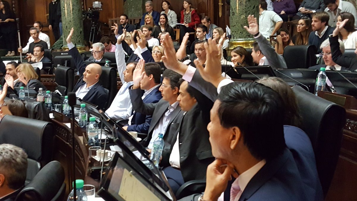 fyuanjp's tweet photo. #Jueves En la #SesiónOrdinaria aprobamos los despachos y expedientes consensuados.
@LegisCABA https://t.co/se0sHgu5ju