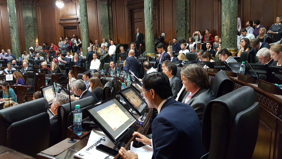 fyuanjp's tweet photo. #Jueves En la #SesiónOrdinaria aprobamos los despachos y expedientes consensuados.
@LegisCABA https://t.co/se0sHgu5ju