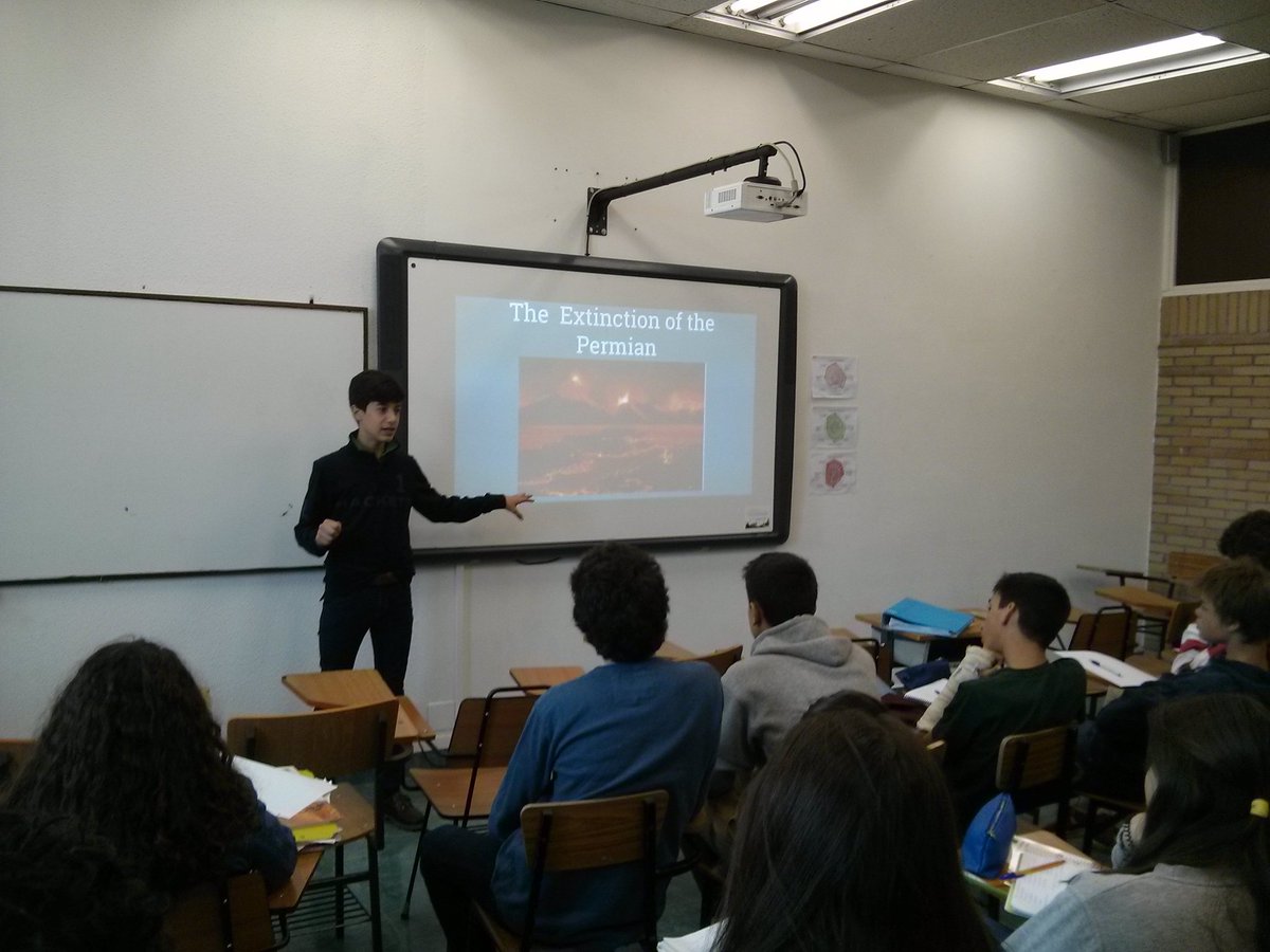 CAS_STEM's tweet image. Great 50min presentation by Uriel (grade 9) about an uncommon but fascinating topic: Paleontology