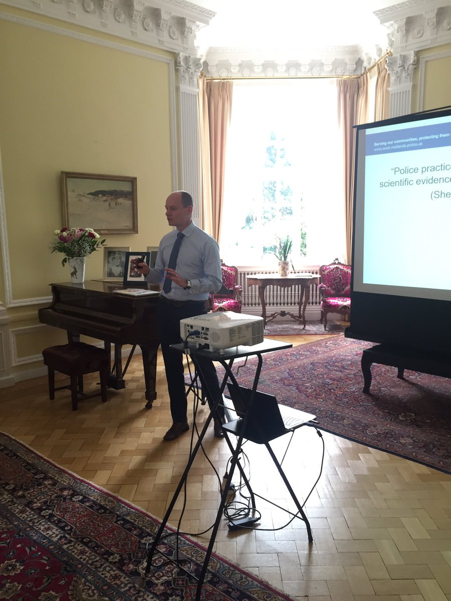 Norway in the UK (@norwayinuk) on Twitter photo Excellent discussion w/ <a href="/Ivafah/">Ivar Fahsing</a> and @ACCMurray on importance of evidence based detective work. Close UK-NOR cooperation in practice. Excellent discussion w/ <a href="/Ivafah/">Ivar Fahsing</a> and @ACCMurray on importance of evidence based detective work. Close UK-NOR cooperation in practice.