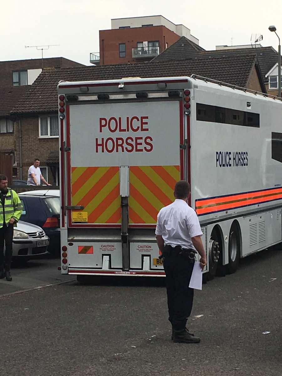 Mounted branch out on patrol in #crayvalleyeast for the community impact day this evening #mopac