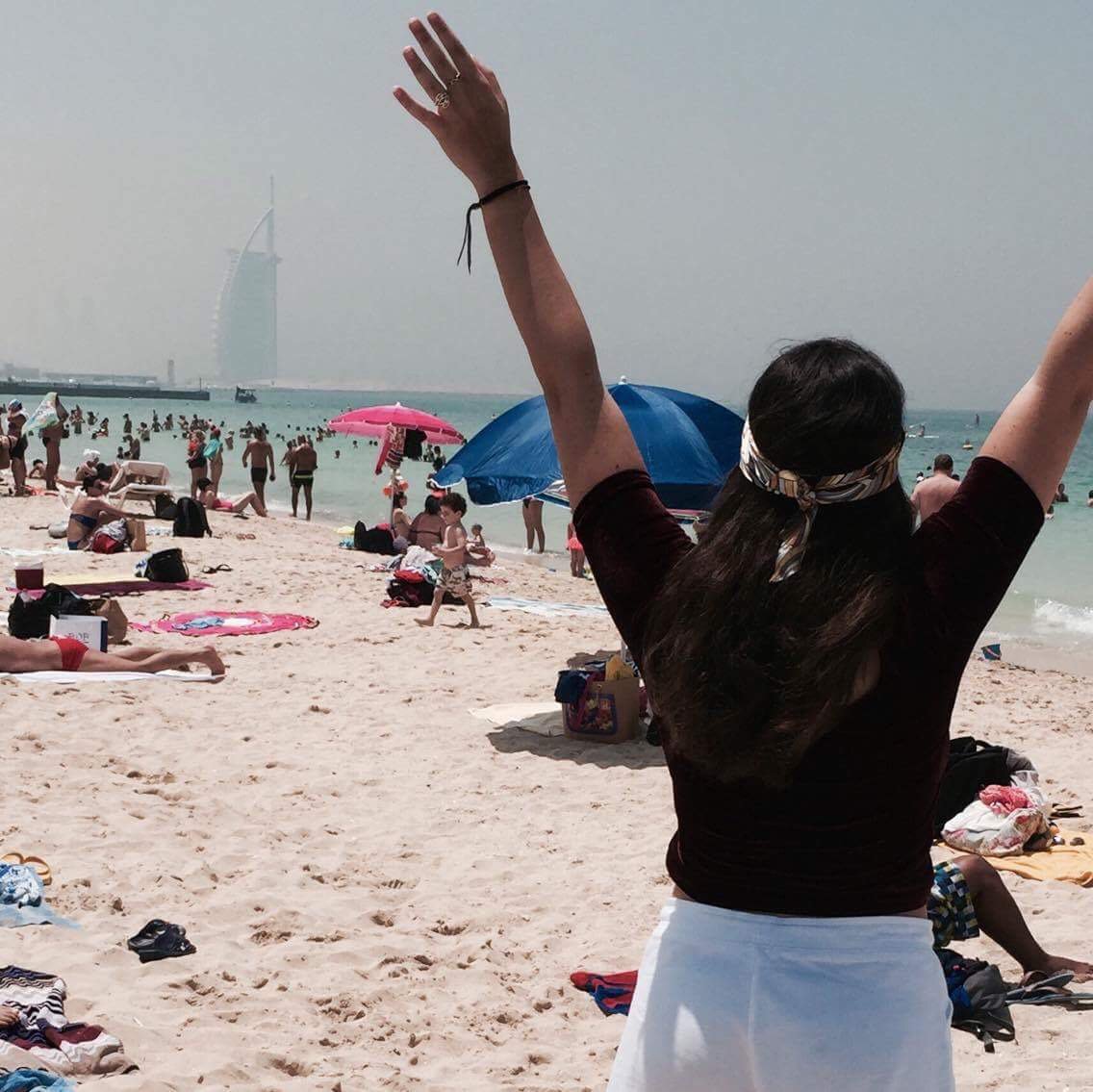 Our art director Petra is enjoying her last days at home in Dubai🇦🇪 #givee #startup #artdirector #dubai #uae