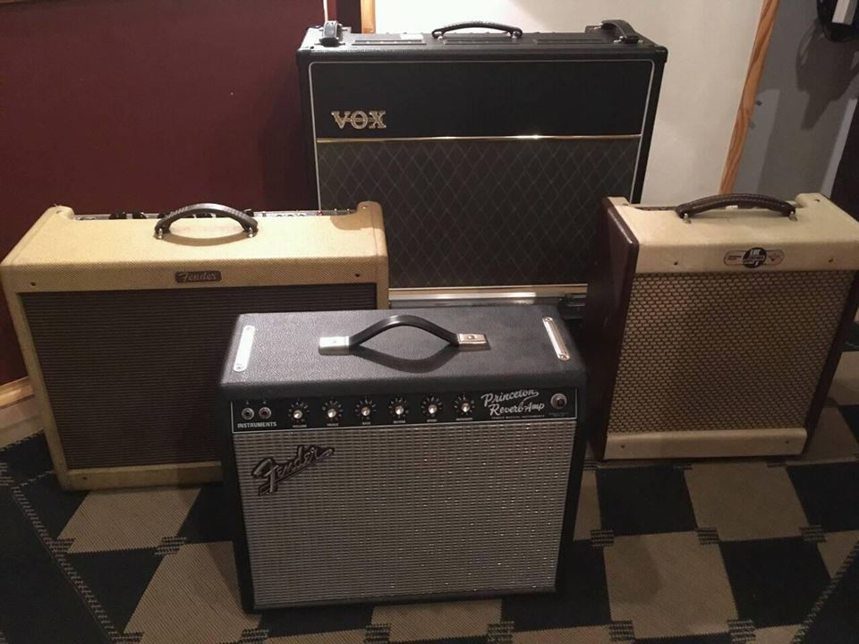 Algunos equipos q embellecen las canciones del nuevo disco d <a href="/losinolvidables/">Losinolvidablesdemerida2022@gmail.com</a> Gracias <a href="/kevifunk/">kevi Giovoglanian</a> <a href="/MayaStudio/">Maya Studio</a>  <a href="/luisprimomix/">Luis Primo</a> <a href="/Fender/">Fender</a> <a href="/VOXamps/">VOX Amplification</a>