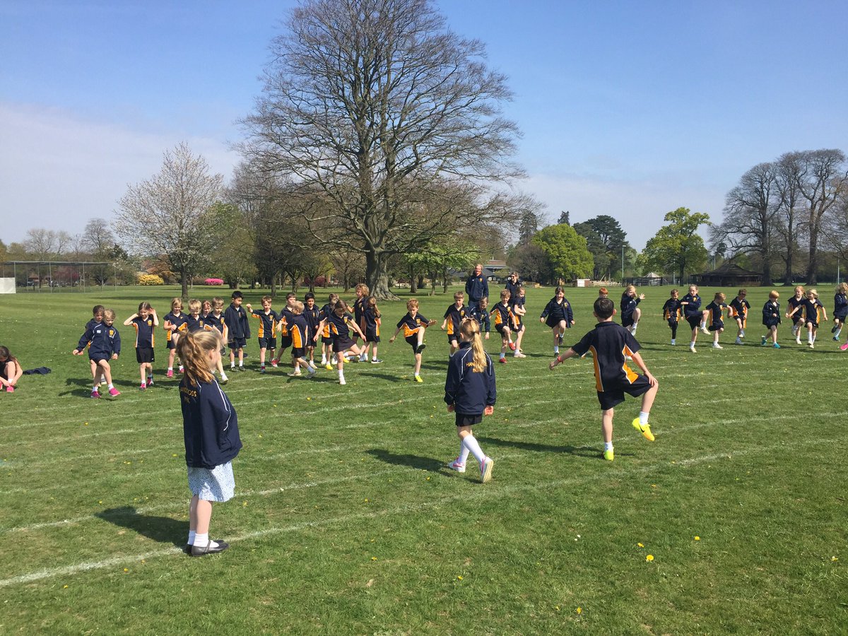 Year 3 enjoyed their first athletics lesson of the term all about sprinting <a href="/HandcrossPark/">Handcross Park</a> <a href="/BritAthletics/">British Athletics</a> 🏃🏼‍♀️🏃🏽