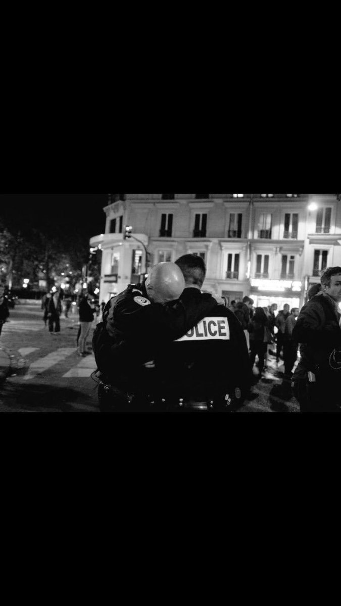 😰 #Paris  #ChampsElysees