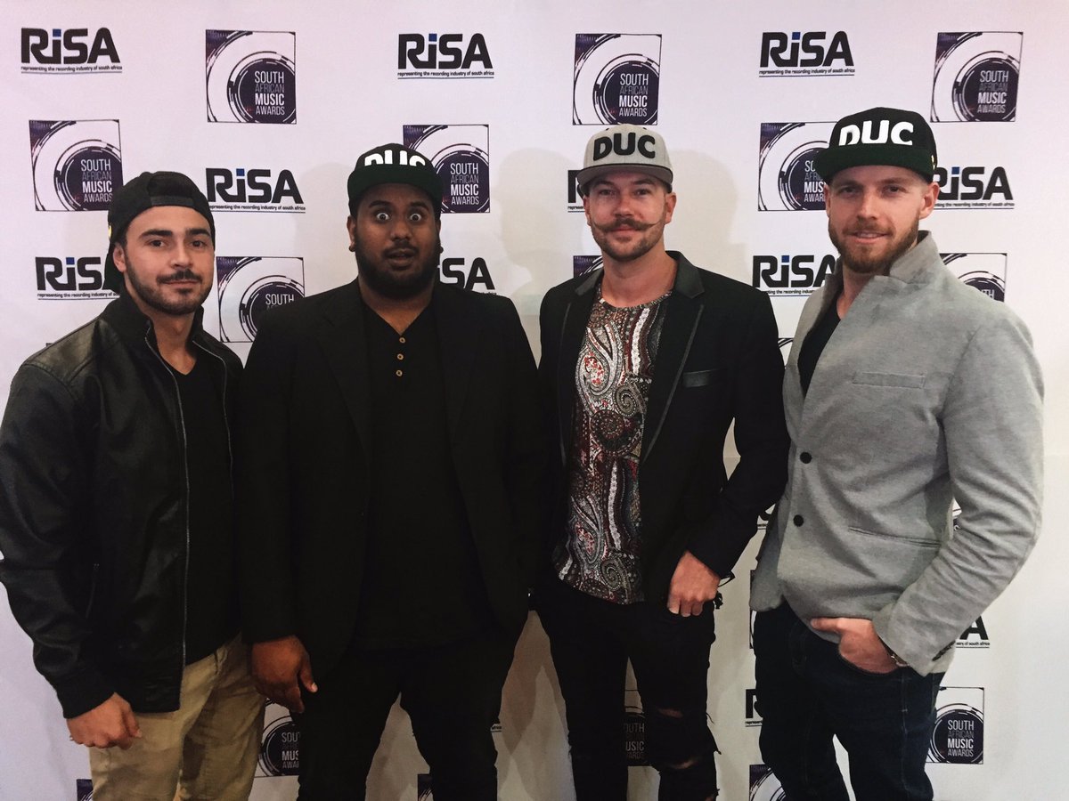 Rubber Duc tweet media