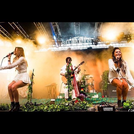 #tbt Crystal Fighters <a href="/coachella/">Coachella</a> one year ago 💎💎💎 ...
#crystalfighters #everythingismyfamilytour ift.tt/2pIIwwU