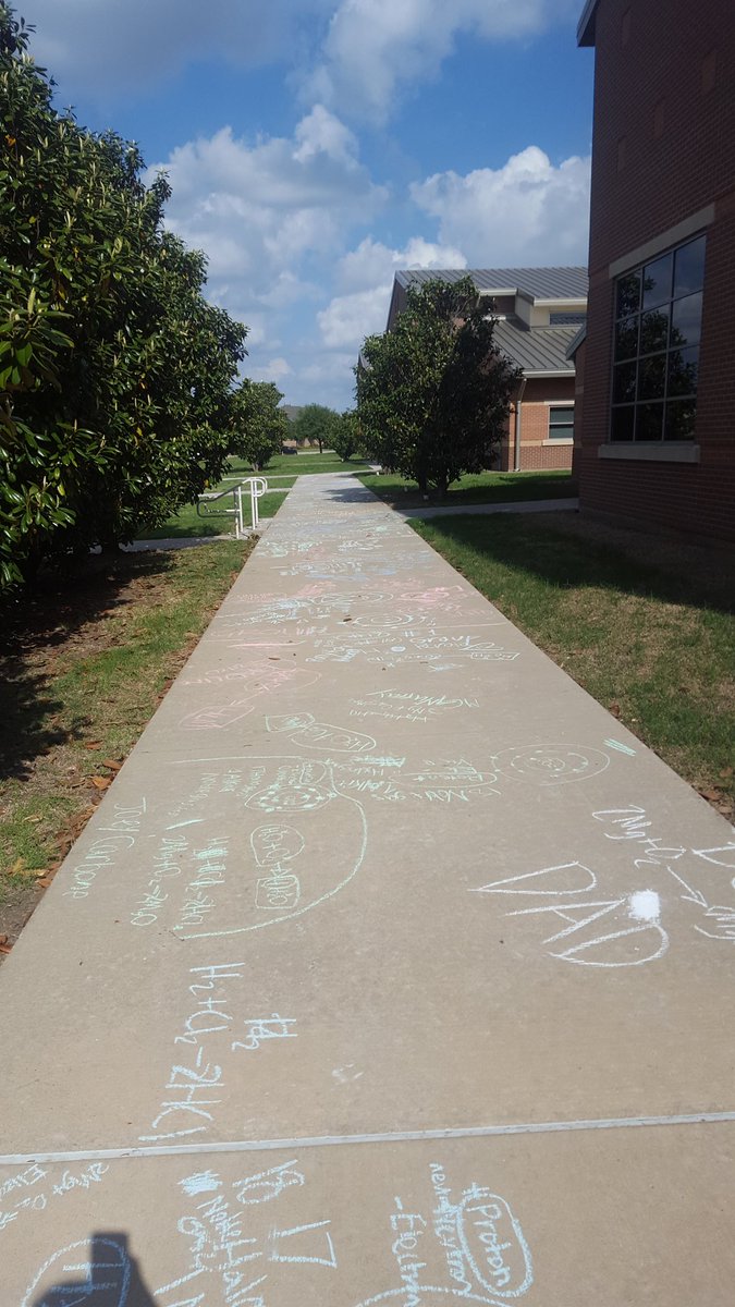 GriffinMSGators's tweet photo. Check out Mrs. Browning's chemistry review. Her students practiced balancing equations outside on the sidewalk! #gatorscience #FISDlearns https://t.co/8VS8Hhqlq0
