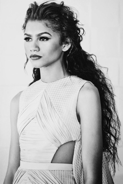 ┇Se busca ┇

▸ Valery Hastings. 
▸ Mujer Lobo.
▸ FC: Zendaya. 

Más información → vanwolfrol.weebly.com/personajes.html

¿ＲＴ?