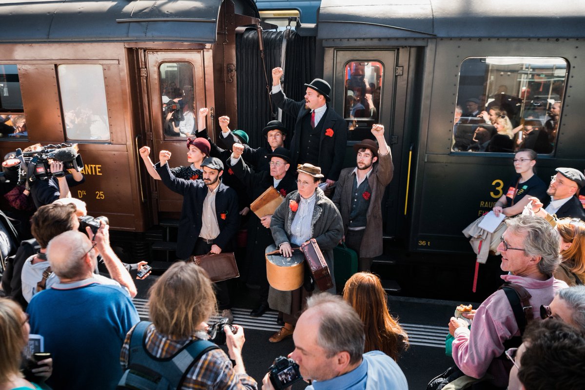 LeninsZug's tweet photo. «Revolution einfach – 100 Jahre Lenin-Zug ab Zürich» im Online-Magazin «uniaktuell» der @unibern: https://t.co/RkZmlkl5Hx #LeninsZug https://t.co/O2FbB52Yrv