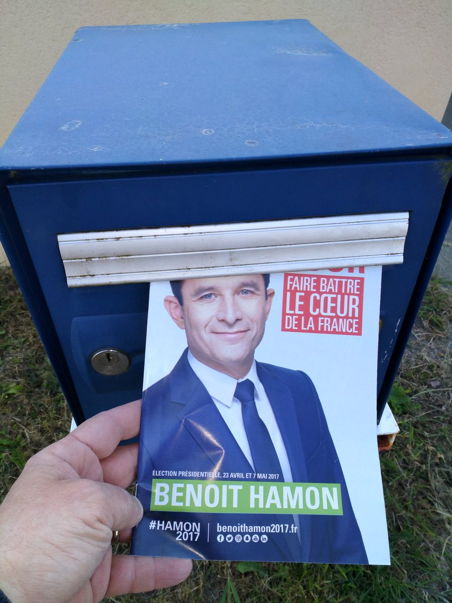 Tjrs sur le terrain pour distribuer le programme de #Hamon2017 #JeVotePour @benoithamon pour #fairebattrelecoeurdelafrance #coeurbattant