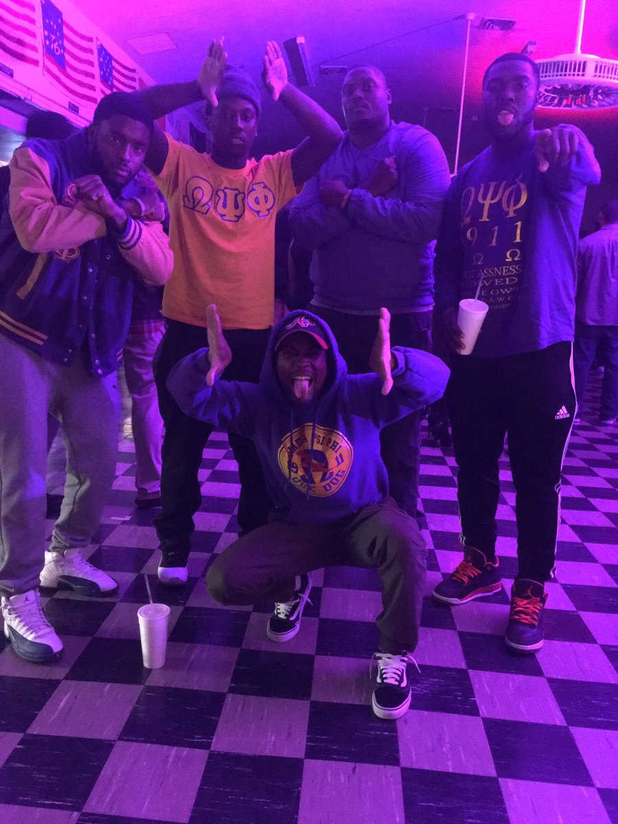 scottiepigeon's tweet image. All Hail '15 #2yearsin