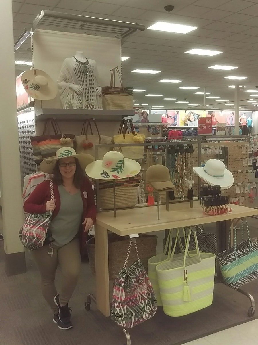 Katie Lynn tweet media