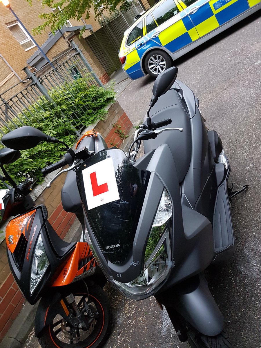 MPSHackney's tweet image. #ResponseE call from a member of public mopeds being driven dangerously, N1. 2 stolen motorcycles believed used in phone snatches recovered.