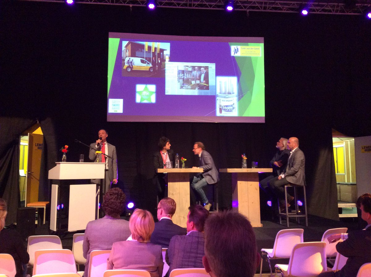 Ondernemen053's tweet photo. 3e pitch van finalist Gebr. Van der Geest voor de Green Twente Award #DOBF17 #Ondernemen053 https://t.co/HCYRzu9yjj
